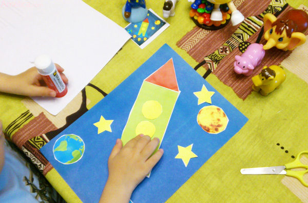 аппликация ракета из бумаги, аппликация в детский сад